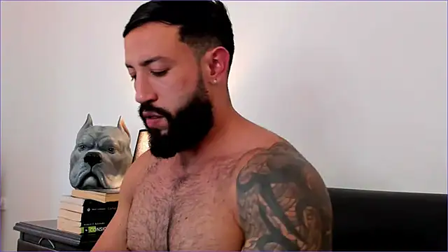 Snapshot of BradLeon_ chatting on 09.23.25 BradLeon online show from 09.23.25