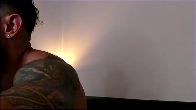 Snapshot of BradLeon_ chatting on 09.25.25 BradLeon online show from 09.25.25