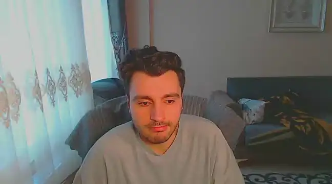 Snapshot of handsomeee04 chatting on 02.14.25 handsomeee04 online show from 02.14.25