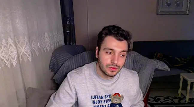 Snapshot of handsomeee04 chatting on 02.19.25 handsomeee04 online show from 02.19.25