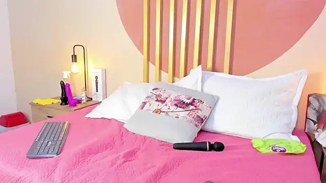 Nicole Angels  online show from 09.30.25