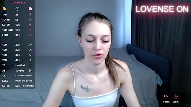 Snapshot of Cherry_air chatting on 03.17.25 Cherry air online show from 03.17.25