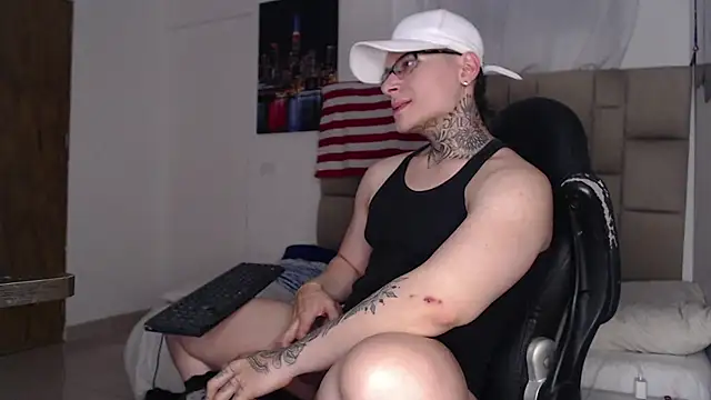 Snapshot of DennisWalkerr chatting on 12.27.24 DennisWalkerr online show from 12.27.24