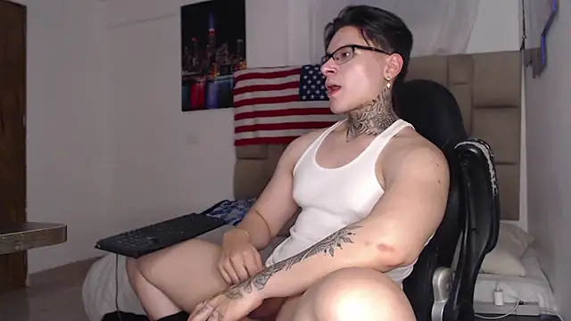 Snapshot of DennisWalkerr chatting on 01.02.25 DennisWalkerr online show from 01.02.25