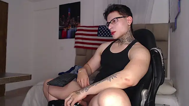 Snapshot of DennisWalkerr chatting on 02.01.25 DennisWalkerr online show from 02.01.25