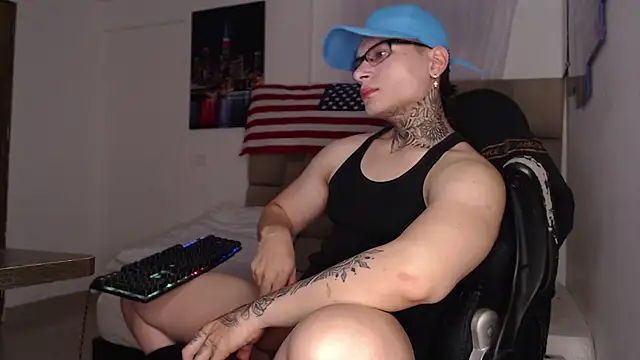 Snapshot of DennisWalkerr chatting on 03.10.25 DennisWalkerr online show from 03.10.25