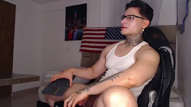 Snapshot of DennisWalkerr chatting on 03.22.25 DennisWalkerr online show from 03.22.25