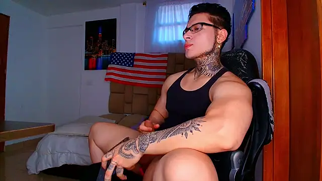 Snapshot of DennisWalkerr chatting on 10.30.25 DennisWalkerr online show from 10.30.25