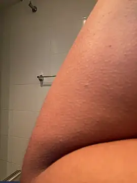 lauuraww online show from 01.04.25