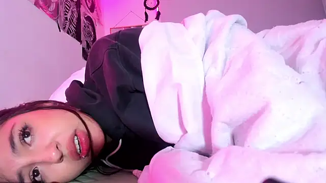 lauuraww online show from 03.09.25