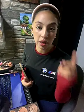 lauuraww online show from 09.18.25