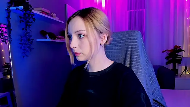 Snapshot of forget_me_not_eve chatting on 01.11.25 forget me not eve online show from 01.11.25