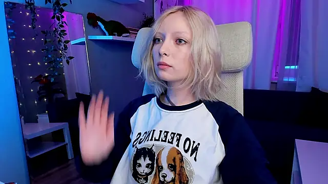 Snapshot of forget_me_not_eve chatting on 02.04.25 forget me not eve online show from 02.04.25