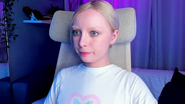 Snapshot of forget_me_not_eve chatting on 02.06.25 forget me not eve online show from 02.06.25