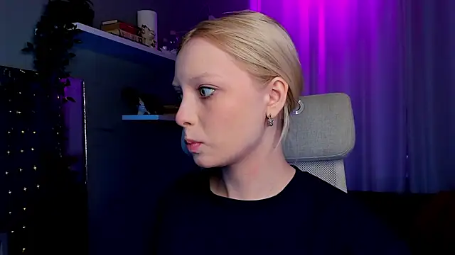 Snapshot of forget_me_not_eve chatting on 02.08.25 forget me not eve online show from 02.08.25