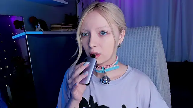 Snapshot of forget_me_not_eve chatting on 02.11.25 forget me not eve online show from 02.11.25