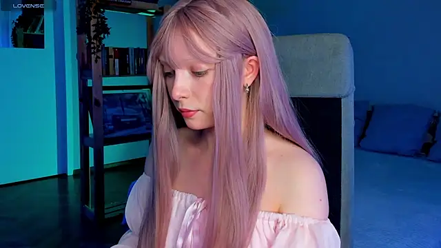 Snapshot of forget_me_not_eve chatting on 02.25.25 forget me not eve online show from 02.25.25