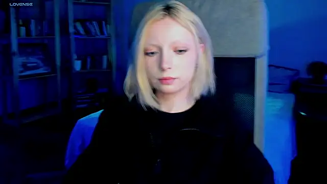 Snapshot of forget_me_not_eve chatting on 02.28.25 forget me not eve online show from 02.28.25