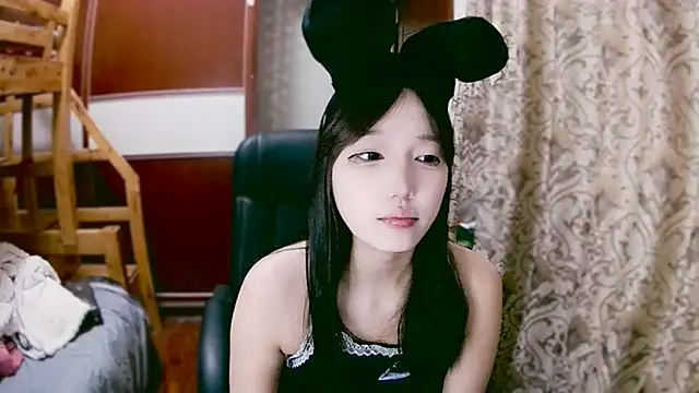 Snapshot of lulu-2002 chatting on 12.26.24 lulu-2002 online show from 12.26.24