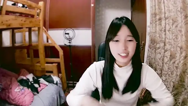 Snapshot of lulu-2002 chatting on 01.05.25 lulu-2002 online show from 01.05.25