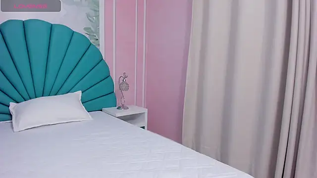 Snapshot of Daphne_Fox_ chatting on 02.23.25 Daphne Fox online show from 02.23.25