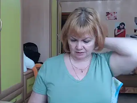 Snapshot of vixey_fox chatting on 01.24.25 vixey fox online show from 01.24.25