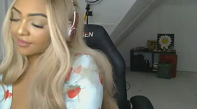 jaslenelovely online show from 01.15.25