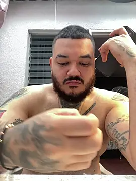 Snapshot of El_Titan1998 chatting on 02.26.26 El Titan1998 online show from 02.26.26