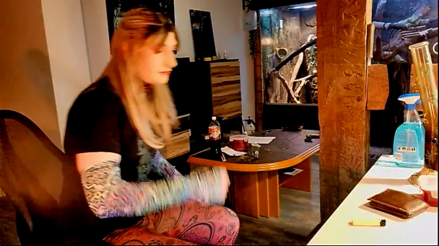 DYasmin69 online show from 10.24.25