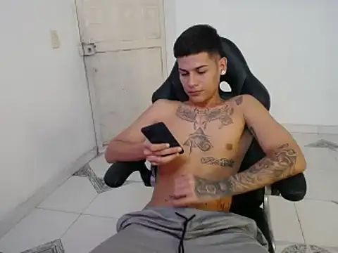 Clyde019 online show from 01.20.25