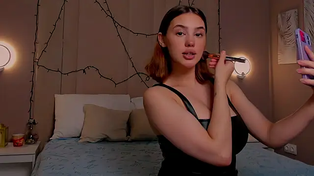 Snapshot of AngelicaKleee chatting on 09.20.25 AngelicaKleee online show from 09.20.25