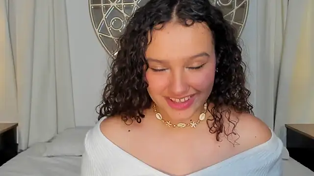 Snapshot of LucyLovelyy chatting on 01.04.25 LucyLovelyy online show from 01.04.25