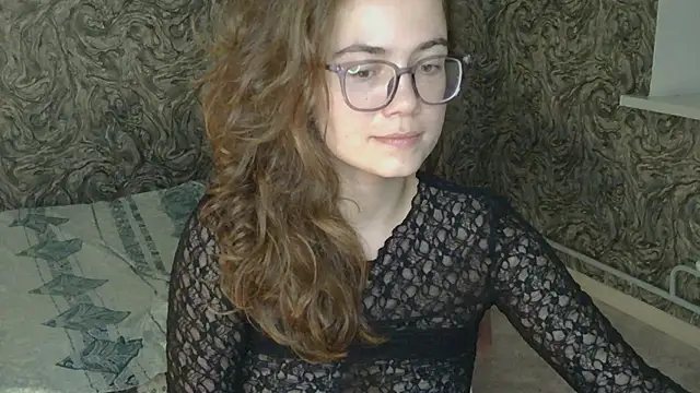 Snapshot of CurlyNed chatting on 02.03.25 CurlyNed online show from 02.03.25