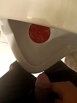 Snapshot of Arasu_ chatting on 10.14.25 Arasu online show from 10.14.25