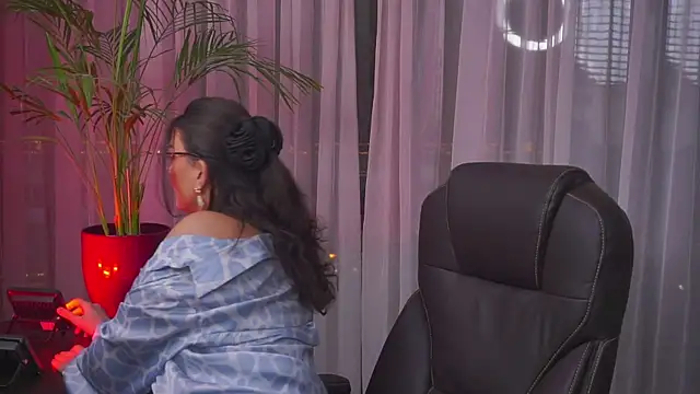 myakalifa online show from 01.19.25