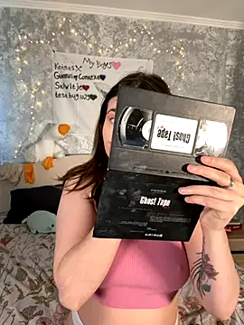 Sabrina shells online show from 10.05.25