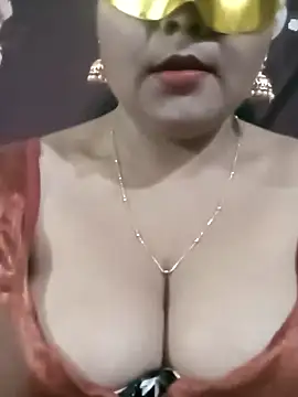 Snapshot of LustyBhabhi chatting on 01.01.25 LustyBhabhi online show from 01.01.25