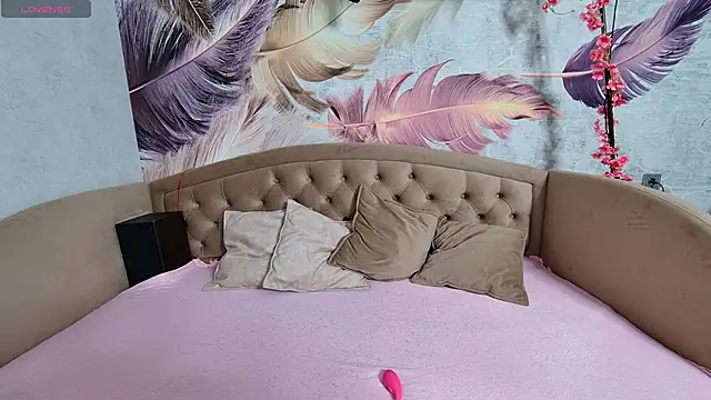 Anoraa online show from 09.23.25