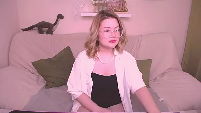Snapshot of TessPleasure chatting on 12.26.24 TessPleasure online show from 12.26.24
