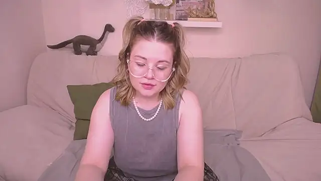 Snapshot of TessPleasure chatting on 12.28.24 TessPleasure online show from 12.28.24