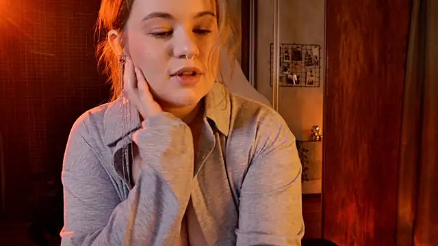 TessPleasure online show from 12.15.25