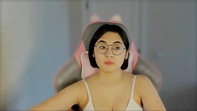 Snapshot of _hannah_baker chatting on 03.09.25 hannah baker online show from 03.09.25