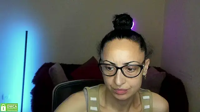 Arianasweety23 online show from 09.17.25
