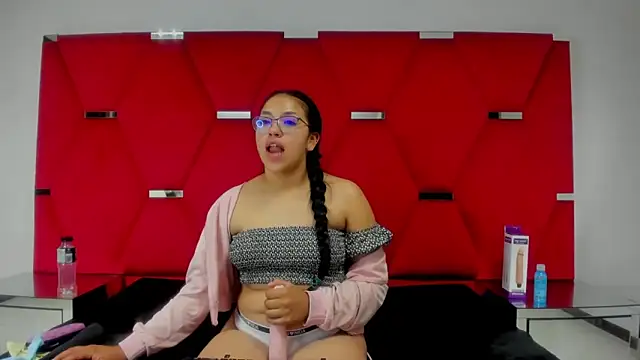 IsabellRodriguez18 online show from 01.08.25