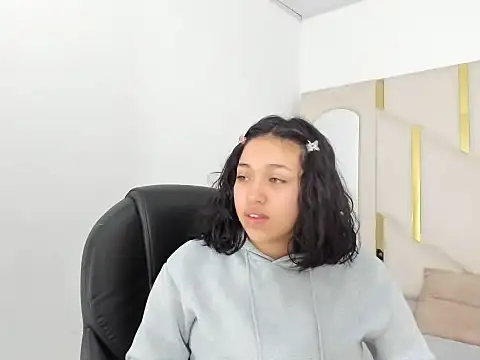 IsabellRodriguez18 online show from 09.19.25