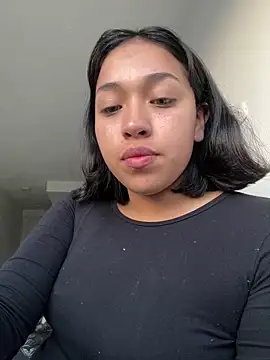 IsabellRodriguez18 online show from 12.19.25