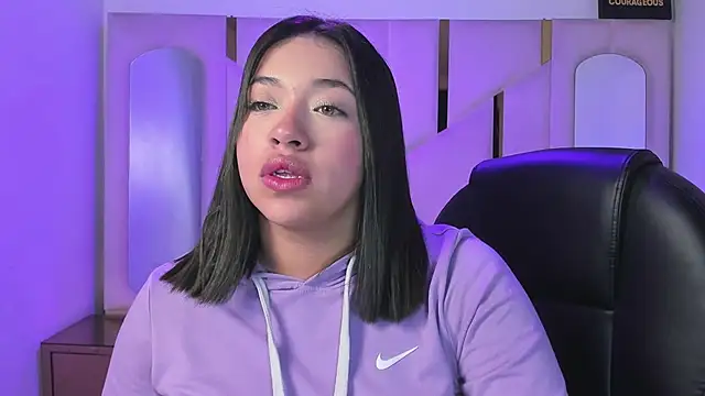 IsabellRodriguez18 online show from 04.06.26