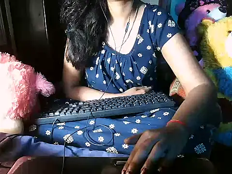 Snapshot of Half_Girlfriend_ chatting on 10.18.25 Half Girlfriend  online show from 10.18.25