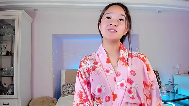 Snapshot of Maekko chatting on 01.10.25 Maekko online show from 01.10.25