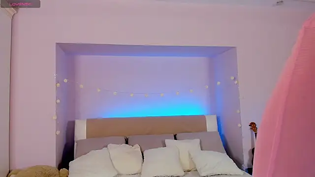 Snapshot of Maekko chatting on 01.19.25 Maekko online show from 01.19.25